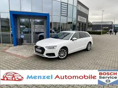 Gebraucht Audi A4 Sport 163 PS (119 kW) 2023 Weiß Kombi
