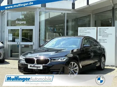 Gebraucht BMW 530 Sport Line 252 PS (185 kW) 2023 Black sapphire Limousine