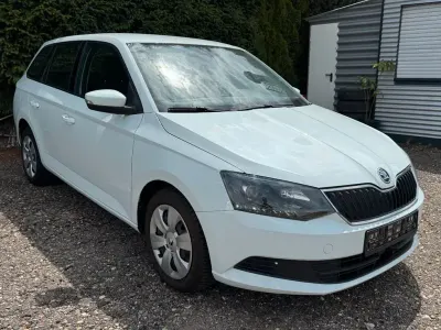 Gebraucht Skoda Fabia Ambition 105 PS (77 kW) 2015 Weiß Limousine