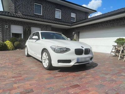 Gebraucht BMW 116 Sport Line 116 PS (85 kW) 2012 Weiß Kleinwagen