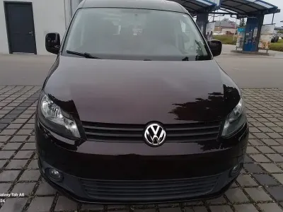 Gebraucht VW Caddy Trendline 102 PS (75 kW) 2013 Black berry metallic Van / Kleinbus