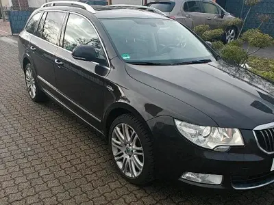 Gebraucht Skoda Superb LAURIN & KLEMENT 260 PS (191 kW) 2012 Kombi