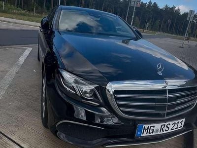 Gebraucht Mercedes E220 Exclusive 194 PS (142 kW) 2020 Schwarz Limousine