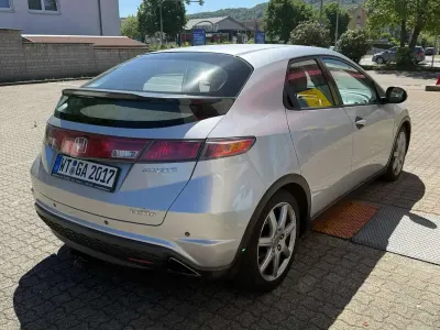 Gebraucht Honda Civic 140 PS (102 kW) 2006 Grau Limousine
