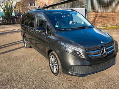 Gebraucht Mercedes V300 237 PS (174 kW) 2023 Grau Van / Kleinbus