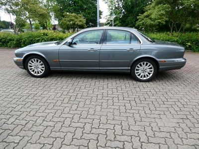 Jaguar XJ8