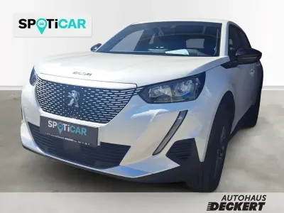 Käytetty Peugeot e-2008 Active 100 kW (136 HP) 2023 Valkoinen Katumaasturi