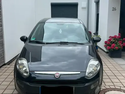 Gebraucht Fiat Punto 77 PS (56 kW) 2011 Schwarz Kleinwagen