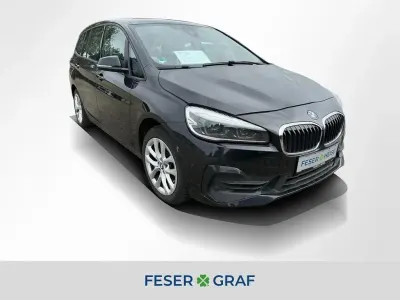 Gebraucht BMW 220 Gran Tourer Advantage 190 PS (139 kW) 2022 Schwarz Van / Kleinbus