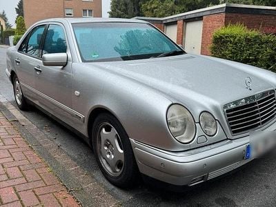 Mercedes E280