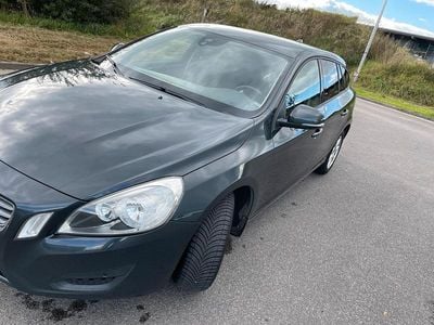 Blau Gebraucht 2012 Volvo V60 Kombi | 9.900 € (Fairer Preis)
