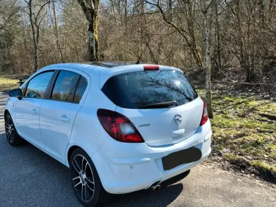 Gebraucht Opel Corsa 87 PS (63 kW) 2012 Weiß Kleinwagen