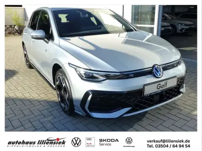 Gebraucht VW Golf VIII R-line 150 PS (110 kW) 2025 Silber Limousine