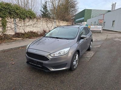 Gebraucht Ford Focus Ambiente 101 PS (74 kW) 2015 Braun Limousine