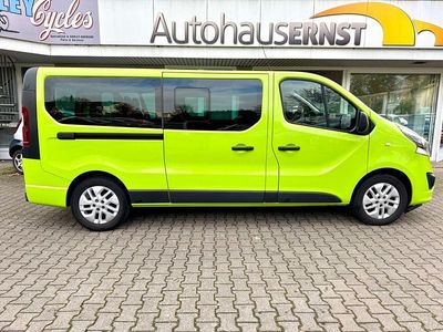 Gebraucht Opel Vivaro 145 PS (106 kW) 2017 Grün Van / Kleinbus