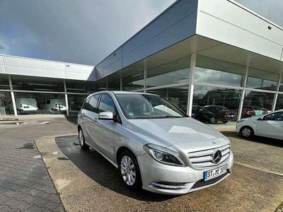 Gebraucht Mercedes B180 109 PS (80 kW) 2013 Van / Kleinbus
