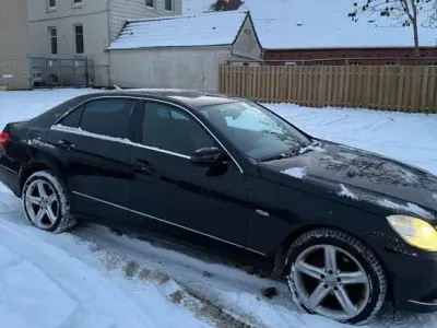 Gebraucht Mercedes E200 136 PS (100 kW) 2010 Schwarz Limousine