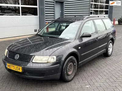 Gebraucht VW Passat Comfortline 125 PS (91 kW) 2000 Schwarz Kombi