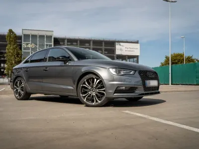 Gebraucht Audi A3 S-Line 150 PS (110 kW) 2015 Grau Limousine