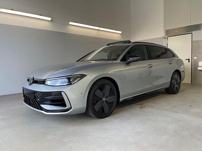 Nuova VW Passat IQ Drive 265 CV (194 kW) 2025 Argento Station wagon