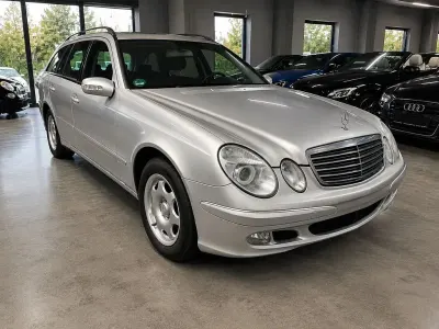 Gebraucht Mercedes E200 163 PS (119 kW) 2004 Silber Kombi