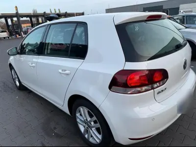 Gebraucht VW Golf VI Highline 122 PS (89 kW) 2011 Weiß Kleinwagen