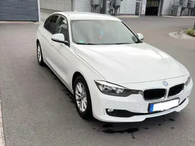 Gebraucht BMW 318 143 PS (105 kW) 2012 Weiß Limousine