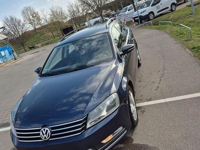 Gebraucht VW Passat Comfortline 140 PS (102 kW) 2013 Blau Kombi