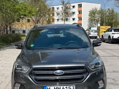 Używany Ford Kuga ST-Line 182 KM (133 kW) 2018 Szary SUV