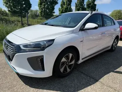 Gebraucht Hyundai Ioniq Style 141 PS (103 kW) 2016 Weiß Kleinwagen