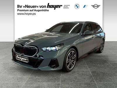 Neu BMW 520 M Sport 197 PS (144 kW) 2025 Cape york grün metallic Kombi