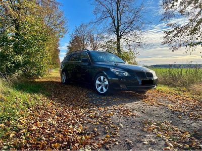 Schwarz Gebraucht 2007 BMW 525 Kombi | 3.800 €