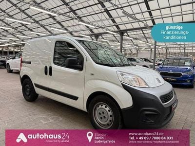 Weiß Gebraucht 2023 Fiat Fiorino Van / Kleinbus | 11.770 € (Fairer Preis)