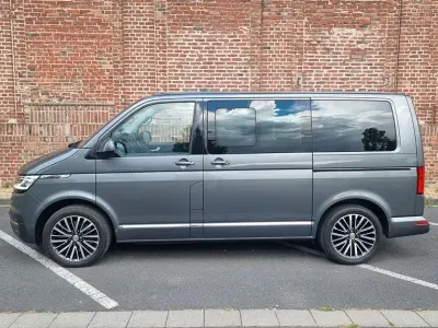 Gebraucht VW Multivan Highline 199 PS (146 kW) 2020 Grau Van / Kleinbus