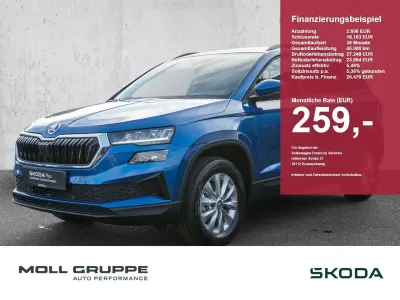 Neu Skoda Karoq Selection 116 PS (85 kW) 2025 Race blau metallic SUV