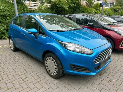 Gebraucht Ford Fiesta 66 PS (48 kW) 2015 Blau Kleinwagen