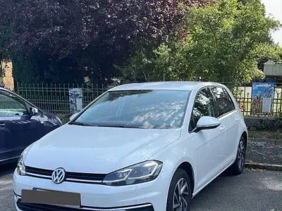 Gebraucht VW Golf VII 125 PS (91 kW) 2017 Weiß Limousine