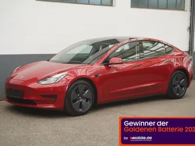 Gebraucht Tesla Model 3 Standard Range 239 kW (325 PS) 2021 Rot Limousine