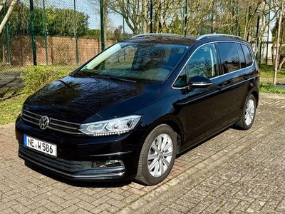 Gebraucht VW Touran Highline 150 PS (110 kW) 2019 Schwarz Van / Kleinbus