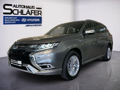 Platinum grau Gebraucht 2021 Mitsubishi Outlander P-HEV Plus SUV | 25.980 € (Fairer Preis)