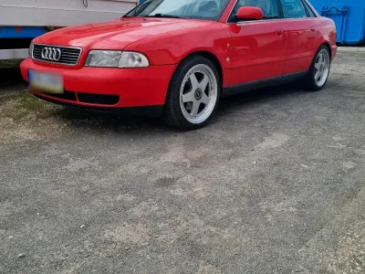 Gebraucht Audi A4 174 PS (127 kW) 1996 Rot Limousine