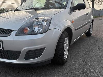 Gebraucht Ford Fiesta 69 PS (50 kW) 2007 Silber Kleinwagen