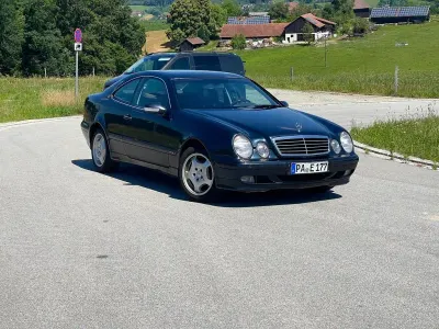 Gebraucht Mercedes CLK320 Elegance 218 PS (160 kW) 2001 Blau Coupé