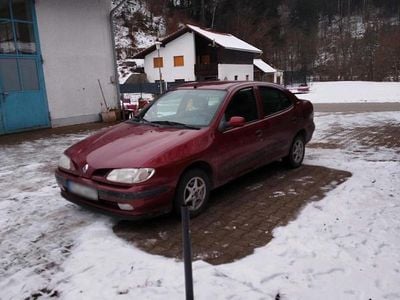 Gebraucht Renault Mégane 90 PS (66 kW) 1997 Violet Limousine