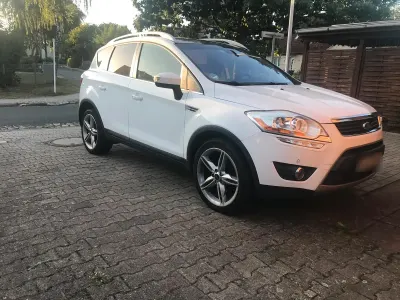 Gebraucht Ford Kuga 163 PS (119 kW) 2012 Weiß SUV