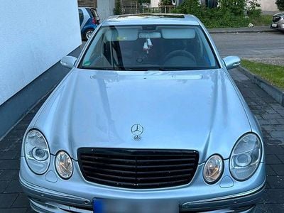 Second-hand Mercedes E320 224 CP (164 kW) 2005 Argintiu Berlinǎ