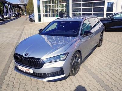 Neu Skoda Superb SportLine 150 PS (110 kW) 2025 Silber Kombi