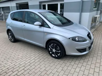 Käytetty Seat Altea Style 102 HP (75 kW) 2005 Hopea Tila-auto