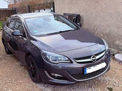 Gebraucht Opel Astra 140 PS (102 kW) 2014 Grau Kombi