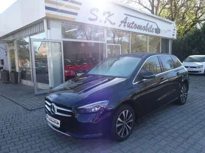 Używany Mercedes B250e 218 KM (160 kW) 2021 Czarny Minivan